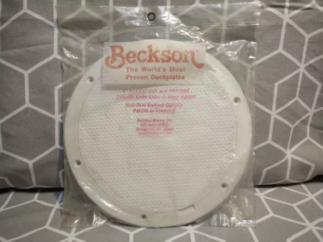 BECKSON DP83-W / Pry-Out Deck Plate - 8 in. with Pebble Center, White