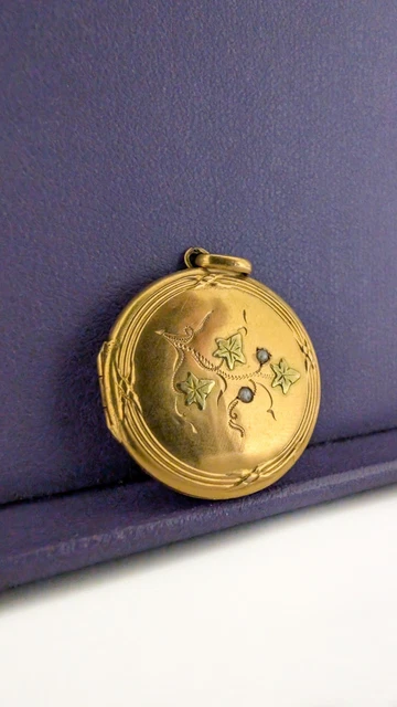 Médaille Vierge Plaqué Or Murat - 2,1 G - 13x18 Mm - Neuf Sans Emballage