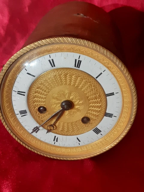 Pendule d'horloge avec ressorts de suspension assortis