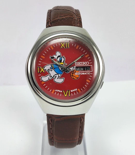 SEIKO DONALD DUCK Red Dial Automatic Day Date 21Jewels Wrist Watch