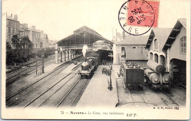 58 NEVERS - la gare, vue interieure