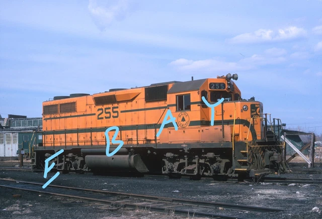 Maine Central MEC GP38 #255 ROSTER 1974 Original Kodachrome