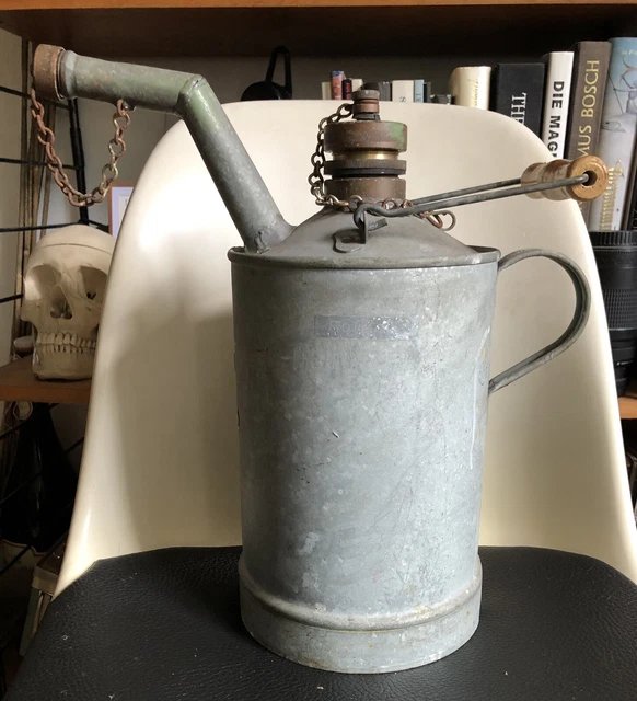 Antigua olla de petróleo 5 litros, 28 cm de altura, galvanizada. Hallazgo ático. Petróleo