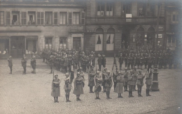 CPA Ancienne - Groupe De Militaires - Carte Photo De Bâle, Suisse - Années 1900