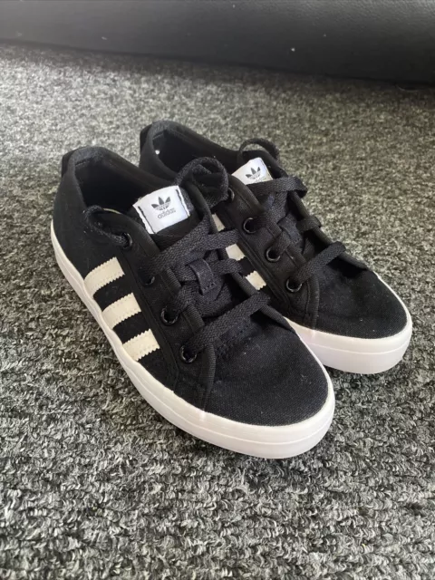 Childrens adidas nizza best sale trainers