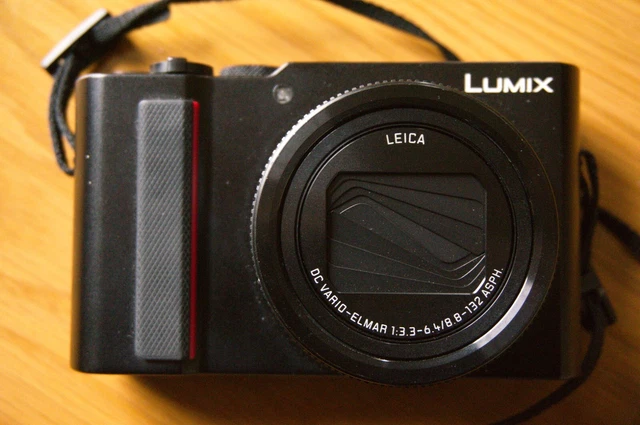 Panasonic LUMIX TZ200 15x Zoom Travel Camera - Great Condition cw case & SD 