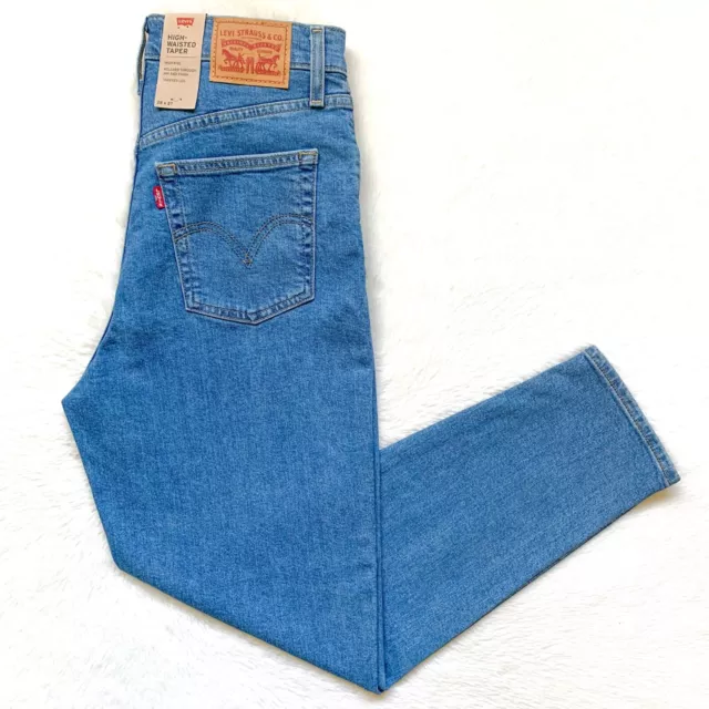 NWT Levis High Waisted Taper Relaxed FYI Wash Stretch Mom Jeans Womens Size 28