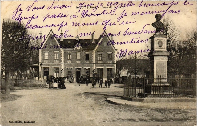 CPA MOUY - Place de la Gare (290964)