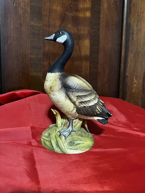 HAND PAINTED CANADA Goose Andrea by Sadek Japan 6721 Bird Figurine
