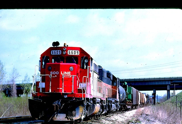 SOO 6609 SD40-2, Kansas City, 04/85; Kodachrome Original