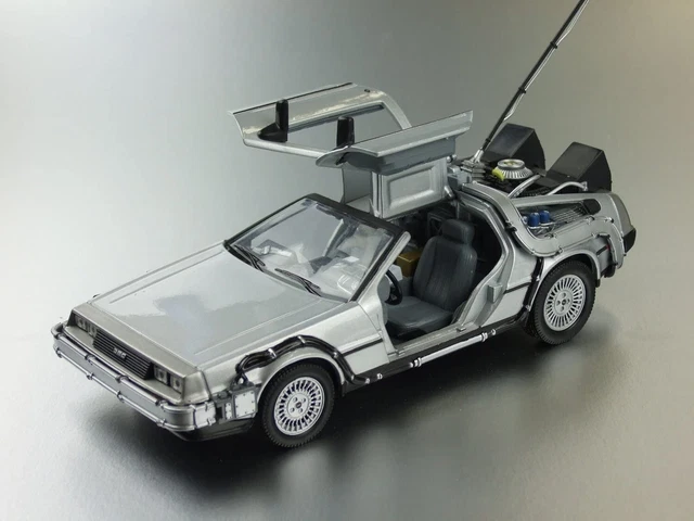 SUN STAR, DELOREAN DMC12 Retour vers le Futur I, échelle 1/18, SUN2711