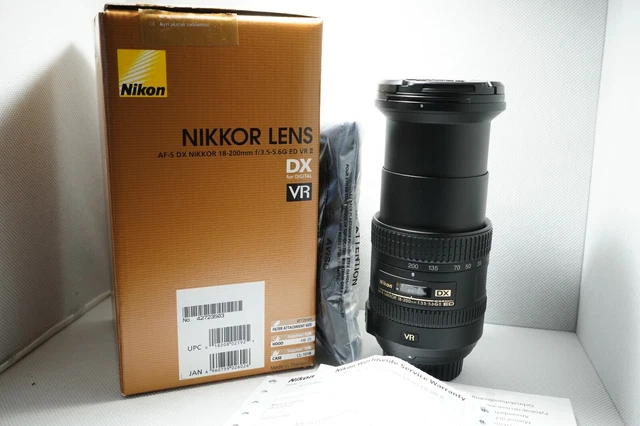Nikon AF-S DX NIKKOR 18-200mm f/3.5-5.6G ED VR II - en très bon état