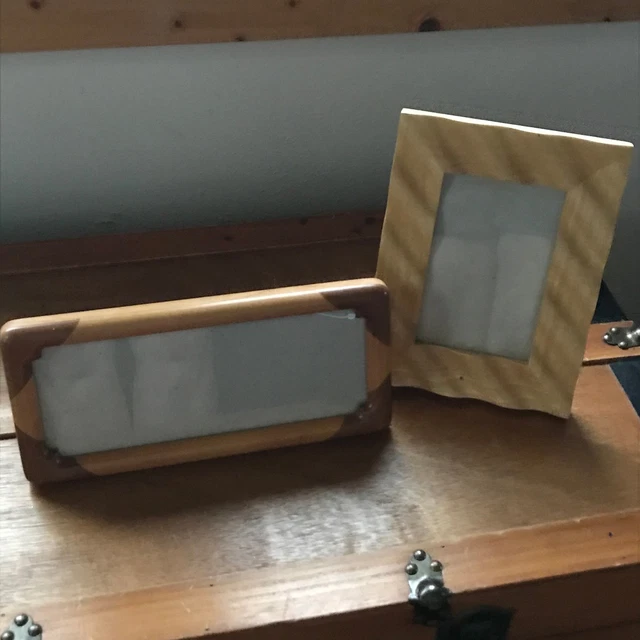 Gently Used Lot of 2 Wavy Light & Two Toned Wood Wooden Picture Frame – wavy one
