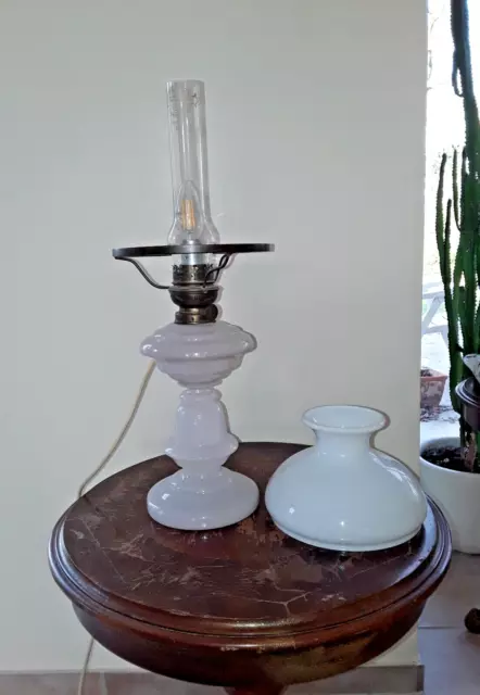 Antike Lampe Petroleumlampe umgebaut elektrisch mit Lampenglas Paul Weitze Zeitz 2