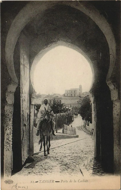 CPA AK TANGER Porte de la Casbah MAROC (24377)