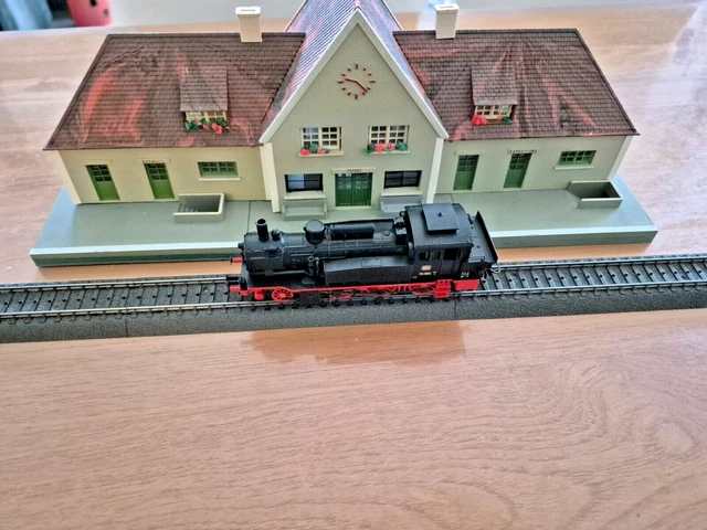 MODEL TRAIN MÄRKLIN 24058, steam locomotive with coal wagon. Toys