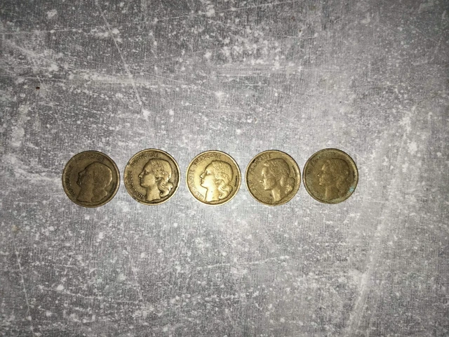 10 FRANCS (1952 a 1955) en très bon état