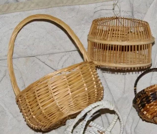 1 Petite panière en osier miniature pour dînette ou poupée