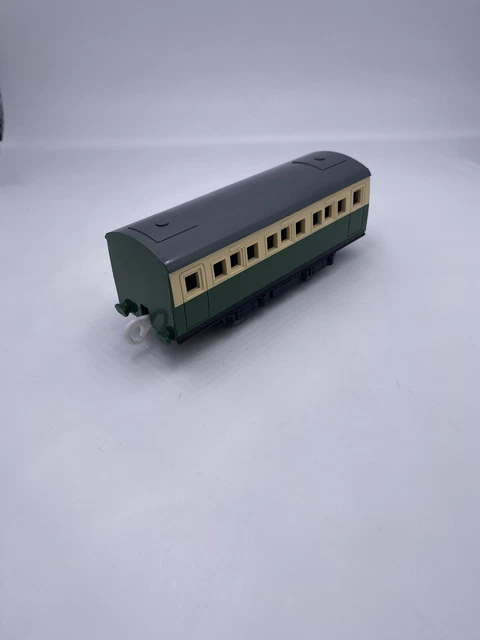 D618 TOMY Thomas & Friends GORDON'S EXPRESS PASSENGER COACH Trackmaster Train