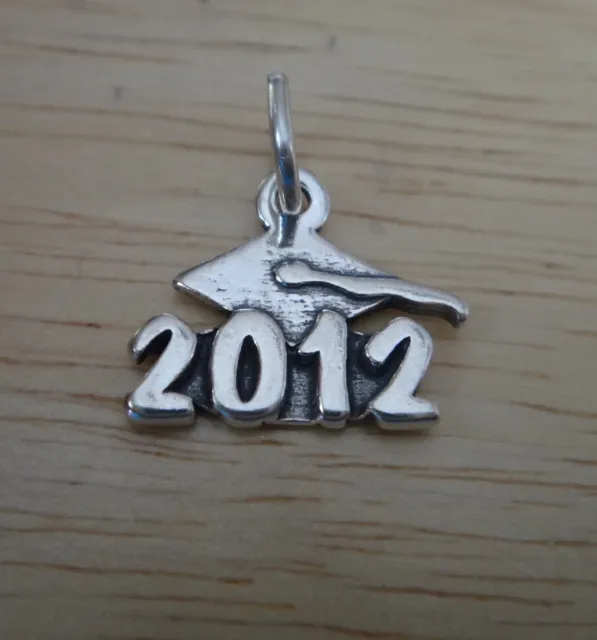 Sterlingsilber 15x15mm 2012 Abschlusskappe College High School Jahr Charm!!