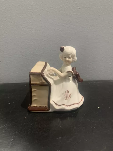 Vintage Figurine Little Girl Playing the Piano, Theme Somewhere My Love, 1950s