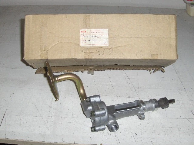 ISUZU C240 PKJ - Pompa Olio Motore codice 913100-801-4