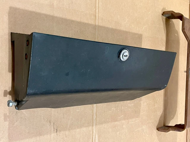 1968 1969 AMC AMX JAVELIN Dash Glove Box Door Black No Cracks w/ Lock NICE! 1968 1969 AMC AMX JAVELIN Dash Glove Box Door Black No Cracks w/ Lock NICE!