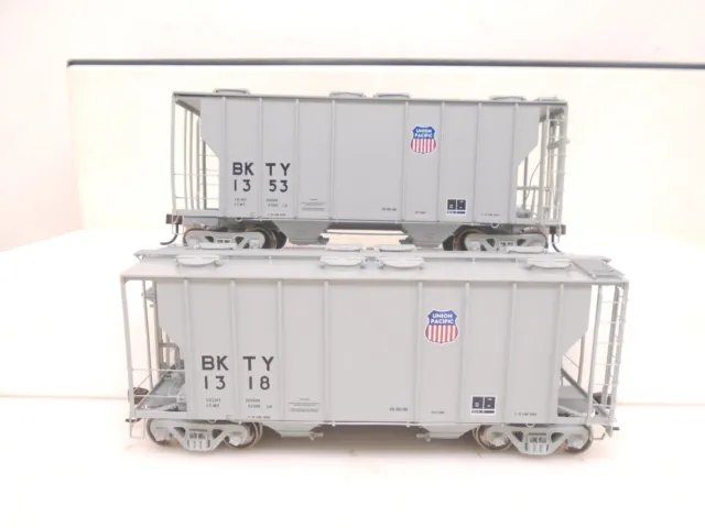 Athearn Ho PS2600 Covered Hoppers(2), Union Pacific, mw38