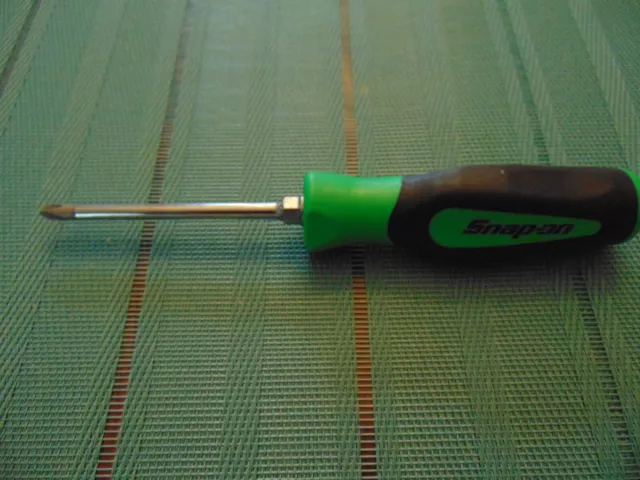 Snap-on Tools USA NEW GREEN 5/16" Tip Soft Grip Flat Head Screwdriver SGD6BG