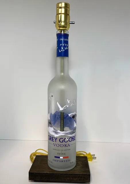 GREY GOOSE Vodka Liquor Bottle TABLE LAMP Light w/ Wood Base Bar Lounge Man Cave