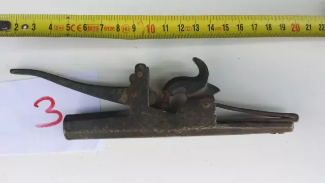 3/ Ancien piège à taupe en bronze à identifier. Objet de curiosité XIX ème.