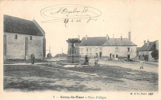 Cercy-la-Tour - Place d'Aligre
