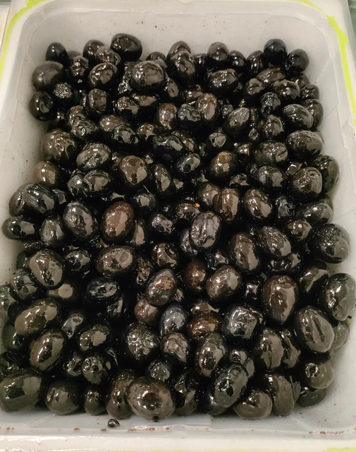 3 Kg Olive Nere Intere Dolcificate Essiccate Al Forno Luliva Con Nocciolo