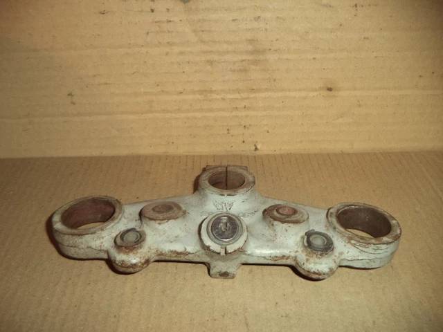 MOTO BSA (ANNI '60-70) Piastra Forcelle Conica Superiore Diametri 32 Mm MOTO BSA (ANNI '60-70) Piastra Forcelle Conica Superiore Diametri 32 Mm