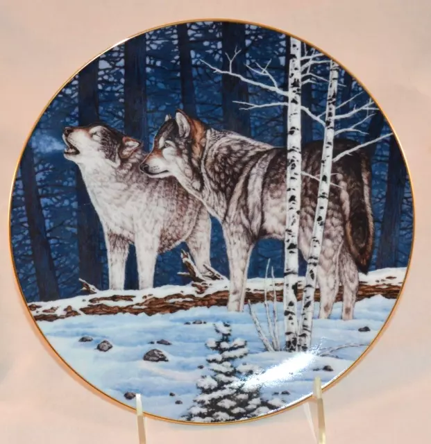 Rare! New! "Call in the Wild" by Chris Hoy 1995 Wolf collectable plate,  8-1/4"