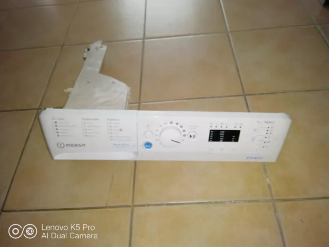 Panneau de controle et electrovanne Lave Linge Indesit BWA71452WFRN