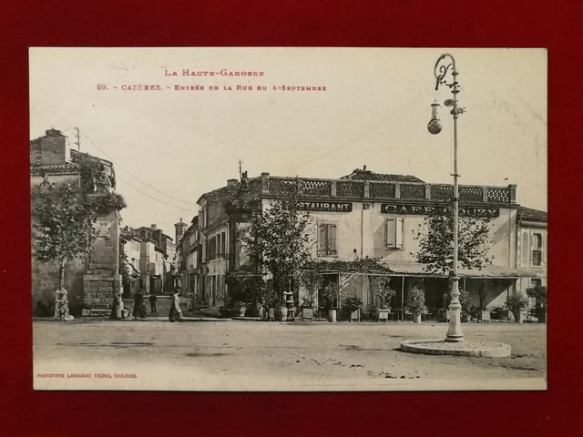 CPA 31 CAZERES (Haute Garonne) Entrée de la Rue du 4 Septembre