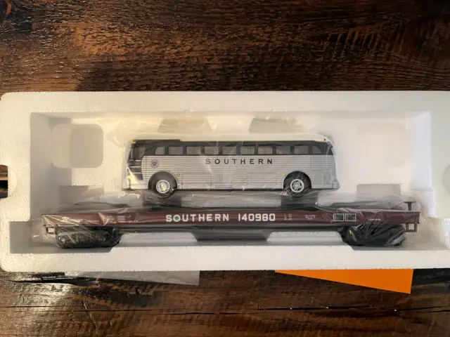 MTH Premier Southern Flat Car with Die-Cast Bus 20-98830