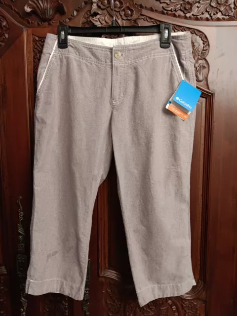 COLUMBIA Women's  Outdoor Capri Pants.  Omni Shade SPF 30.  New W/Tags. Size 8