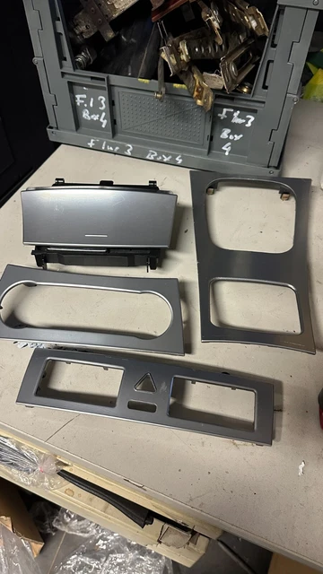 Panneau Porte-gobelet Central Pour Mercedes Vito W447 / Metris 2016-2023 - Noir ABS - Remplacement Direct