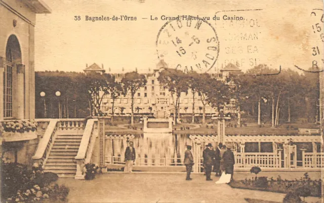 CPA BAGNOLES-de-L'ORNE le grand Hotel vu du Casino (144007)