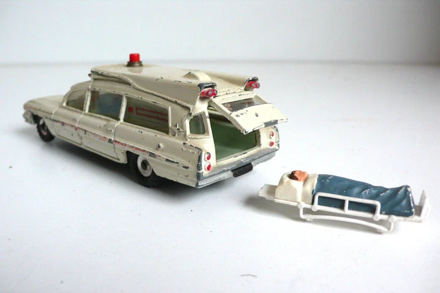 Dinky Toys Gb  Ambulance Supérior Critérion  État De Jeu 59/60