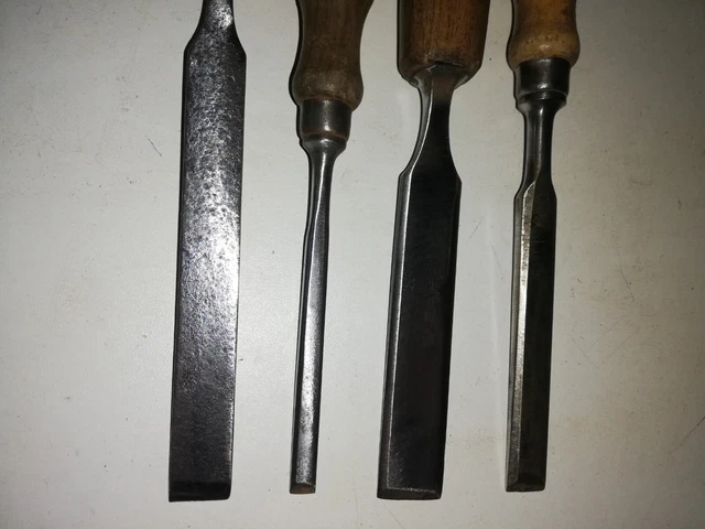 Lot De 64 Pièces : Ciseaux à Bois Anciens, Maillet Et Compas