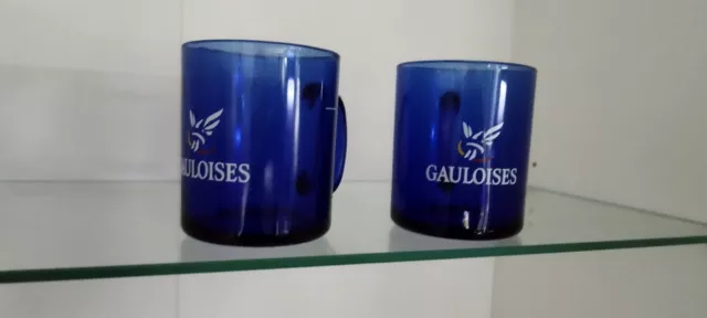 Zwei seltene Kaffee Becher "Gauloises" Glas Blau rar