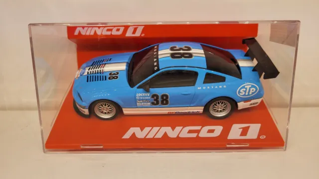 Ninco 55009 Ford Mustang Sebring Slotcar für Carrera Evolution Scalextric SCX