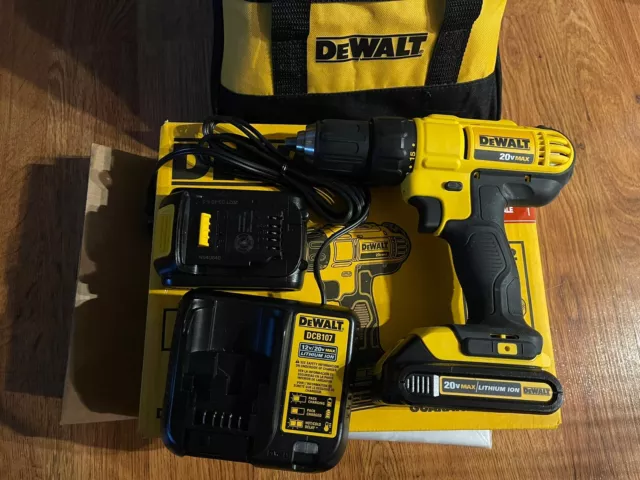 DEWALT DCD771C2 20V Cordless Drill/Driver Kit