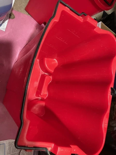 USED Wavebrake 4 gal (16Qrt) red plastic dirty water bucket FG9C7400RED(ABL)