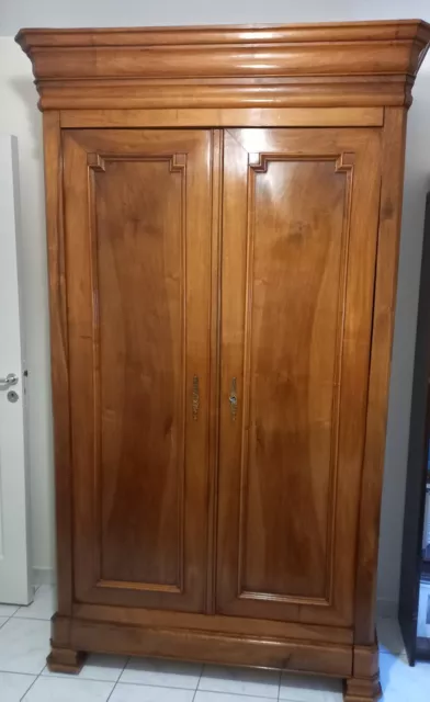 armoire 2 portes en merisier avec galerie, 4 étagères et des tiroirs + 1 en bas