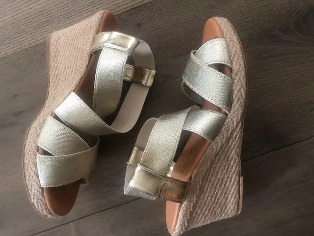 Andre Assous "Dalmira" Mid- Elastic Wedge Sandal Platino, NWB Mult Sizes 2