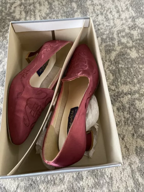 Scarpe da club arcobaleno taglia 4 ""Amanda